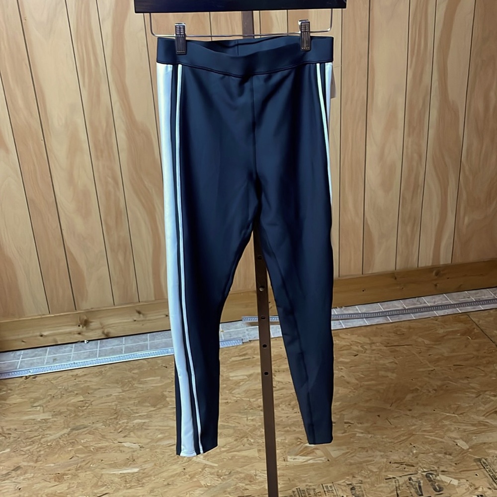Alo yoga race track legging sample